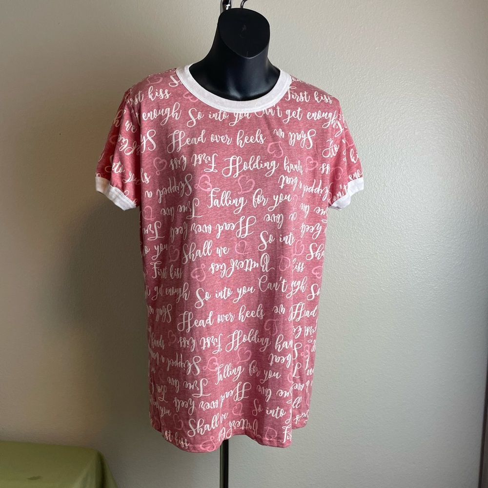 LulaRoe Valentine t-shirt size large